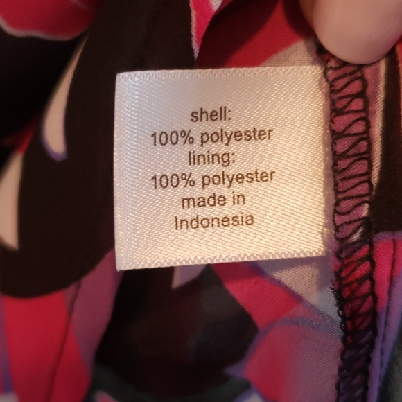 Flowey Floral Sleeveless Blouse - Picture 5 of 6